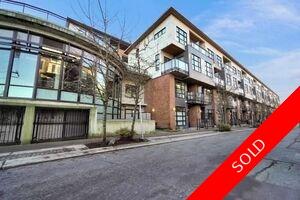 Port Moody Townhouse for sale:  2 bedroom 1,132 sq.ft.